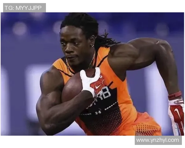 揭秘那些足球明星中没有腹肌的意外人物与他们的健身秘密 揭秘那些足球明星中没有腹肌的意外人物与他们的健身秘密